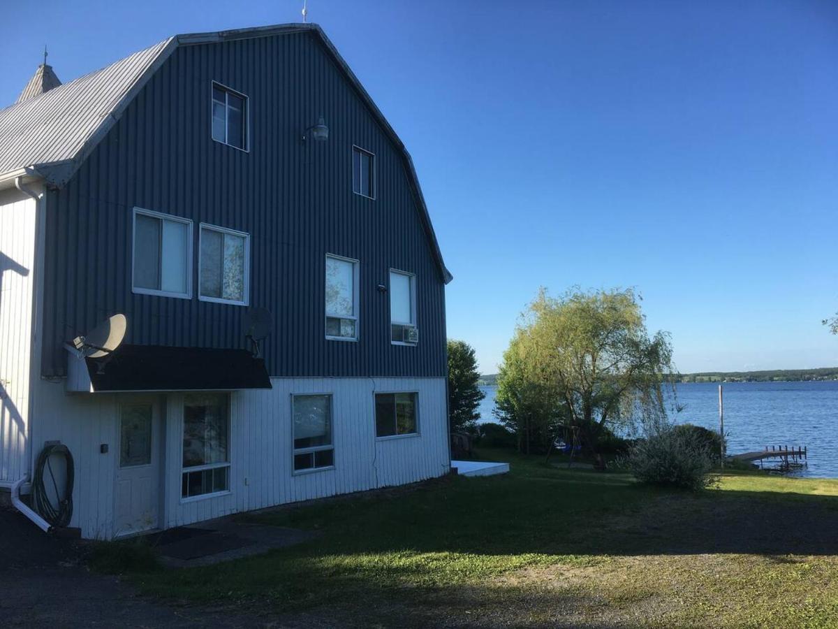 La Grange Sur Le Lac App A Et B Saint Romain Eksteriør billede
