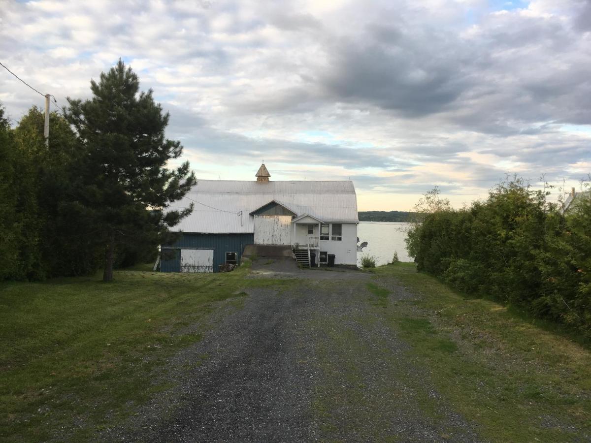 La Grange Sur Le Lac App A Et B Saint Romain Eksteriør billede