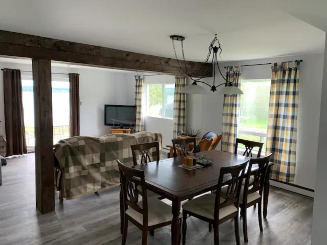 La Grange Sur Le Lac App A Et B Saint Romain Eksteriør billede